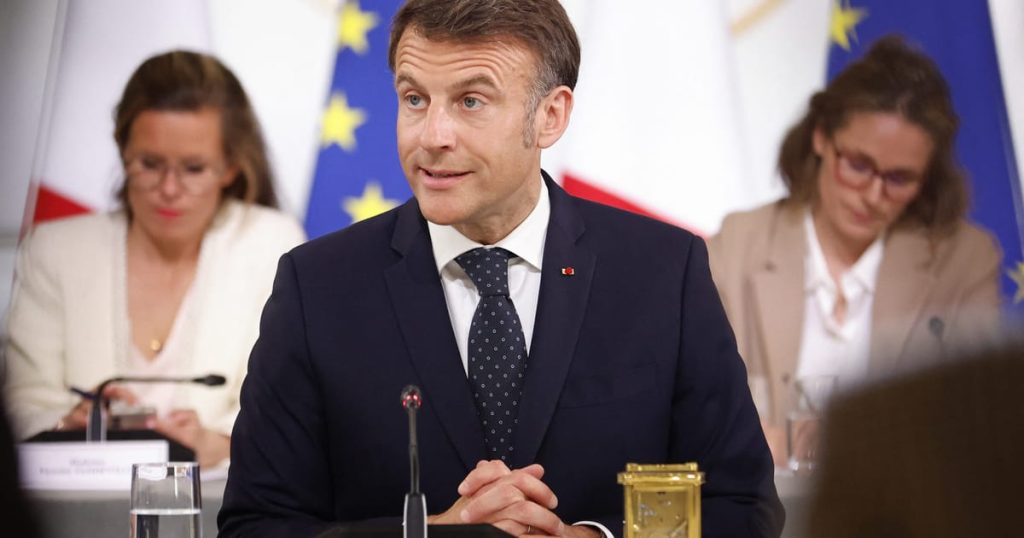 Macron dit que la suspension tarifaire de Trump est «fragile»