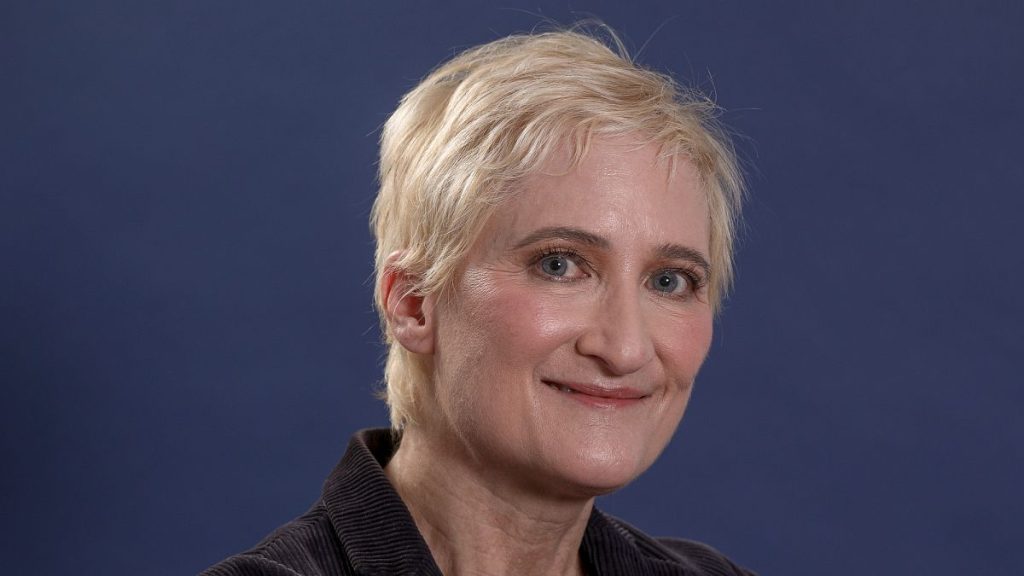 L'auteur-compositeur-interprète Jill Sobule, connu pour l'hymne sur le thème des gays «J'ai embrassé une fille», meurt dans le feu de la maison