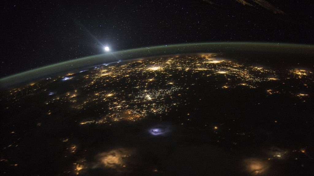 Des vaisseaux spatiaux de l'ère soviétique de la mission avortée de Vénus en raison de l'accident de la terre la semaine prochaine