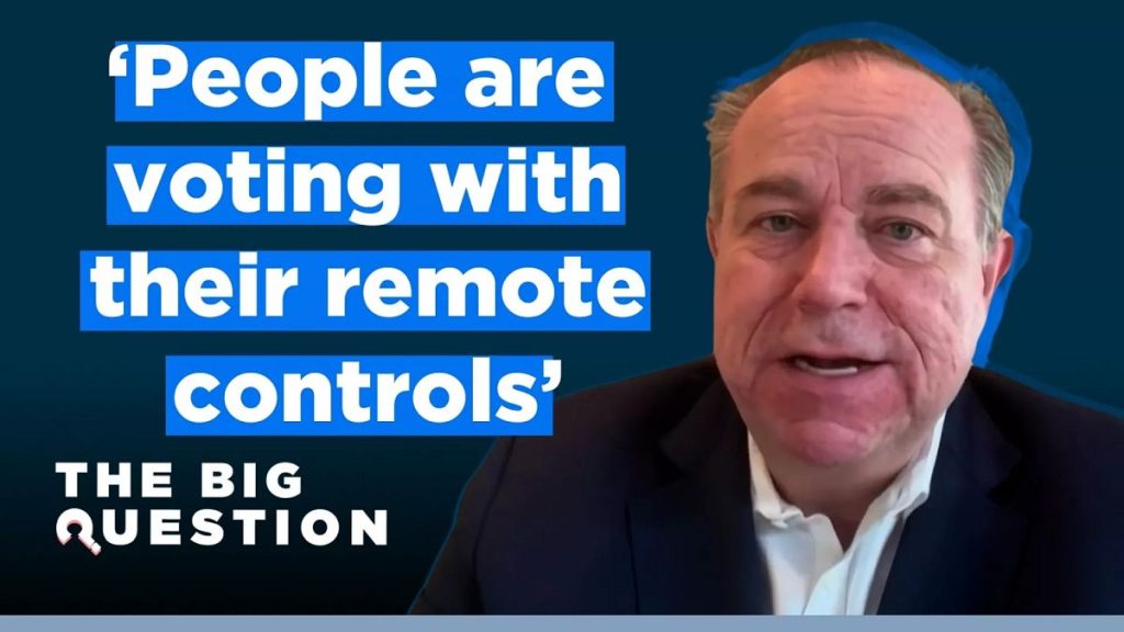 Le PDG de NewsMax partage ses secrets au succès alors que la chaîne américaine préférée de Trump voit son stock s’engager