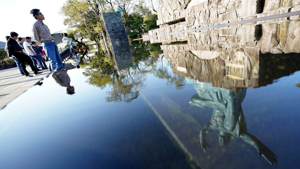 Nagasaki étend l'invitation à `` tous les pays '' à l'événement commémoratif de la bombe nucléaire de 1945