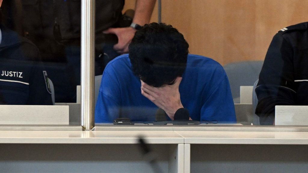 Suspect dans une attaque de coup de couteau qui en a tué trois lors du festival allemand admet la culpabilité au procès