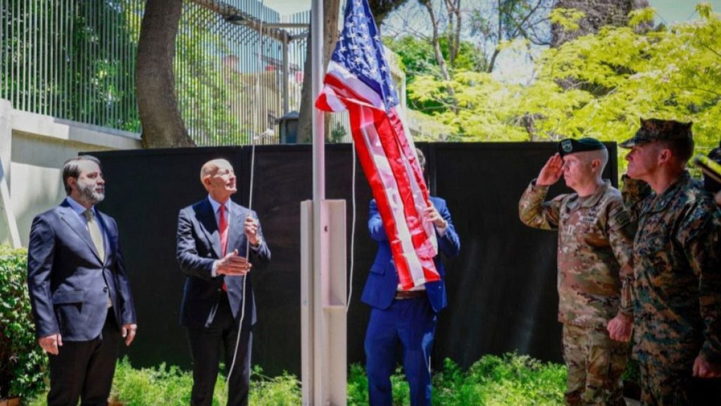 La résidence de l'ambassadeur américain en Syrie rouvre alors que Washington cherche à réparer les liens avec Damas