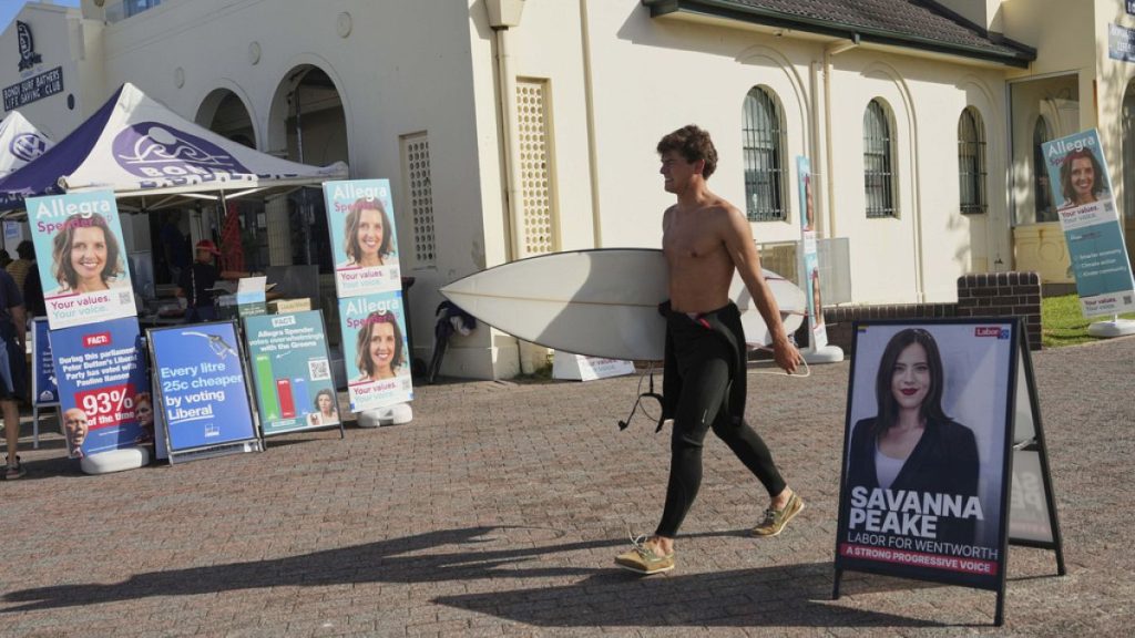 Breaking News. Le nombre de votes anticipé montre que le Parti travailliste de l'Australie devrait remporter le deuxième mandat