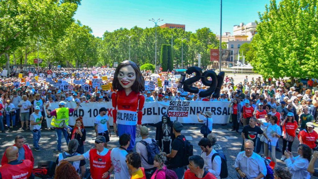 Des dizaines de milliers de personnes protestent à Madrid contre la privatisation des soins de santé