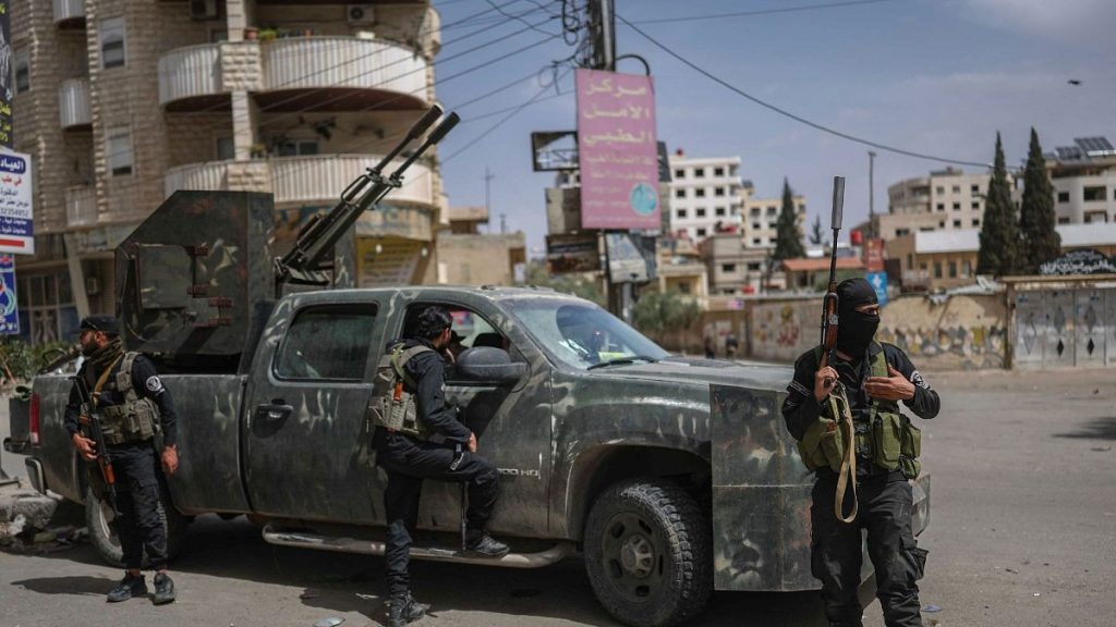 Israël mène des frappes aériennes près du palais présidentiel syrien au milieu de la violence sectaire