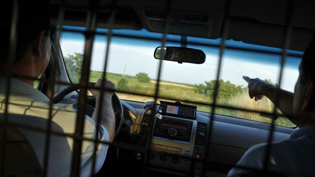 La Commission européenne poursuit la Hongrie pour avoir publié des milliers de passeurs de migrants de prison