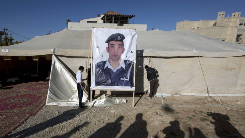 La Suède accuse l'homme au cours du meurtre en 2015 de pilote jordanien brûlé vif en Syrie