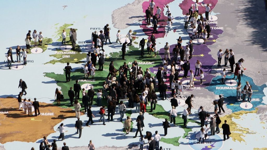 L'âge de la retraite croissante de l'Europe: un pays mène - qui suivra?