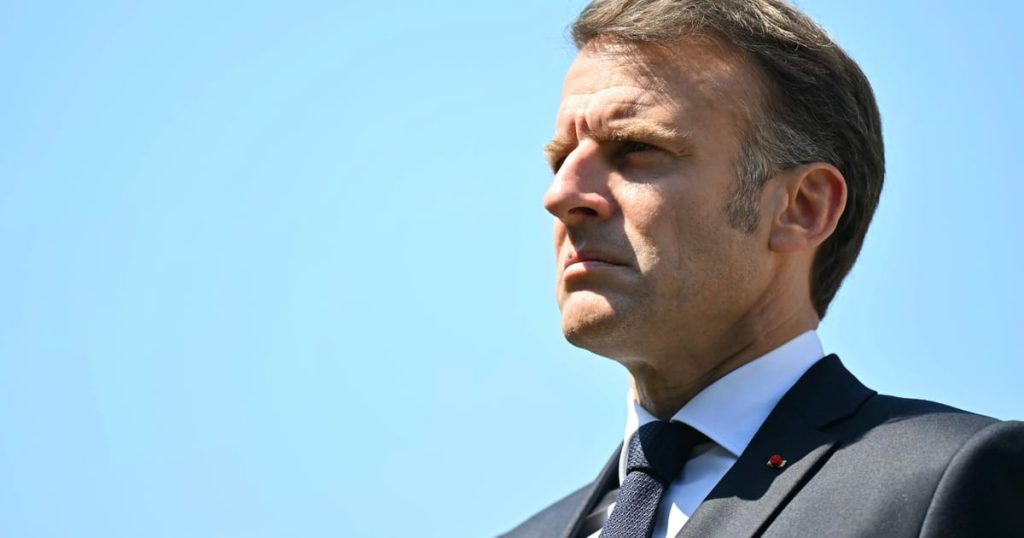 Le bureau de Macron s'est plongé dans un scandale en eau minérale majeure