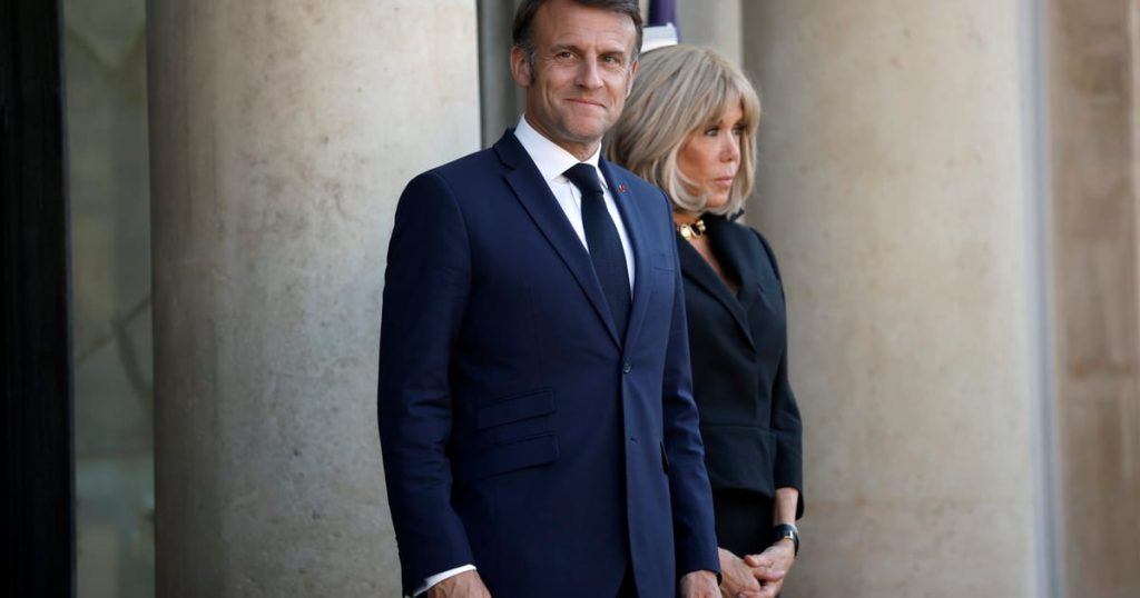 Macron-Brigitte Spat pris sur la caméra était «que le dispose», explique le bureau du président