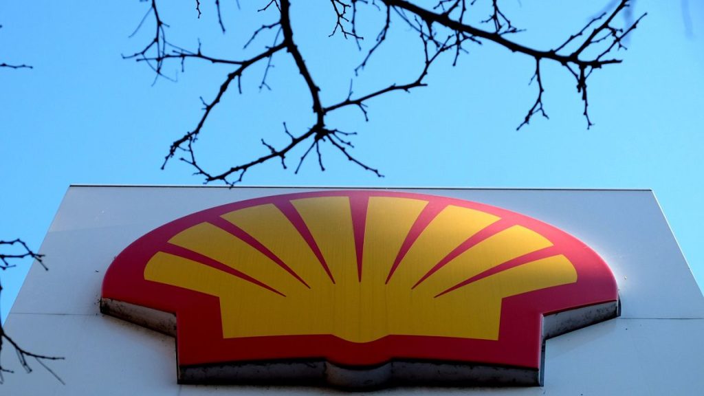Shell lance un rachat d'actions de plusieurs milliards de dollars après avoir battu les attentes