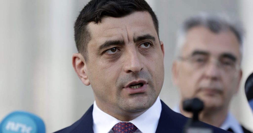 Sondages de sortie des élections roumaines: le fan de Trump dur George Simion remporte le premier tour