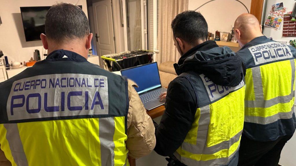 Interpol dit que 20 personnes arrêtées dans une opération mondiale d'abus sexuelle