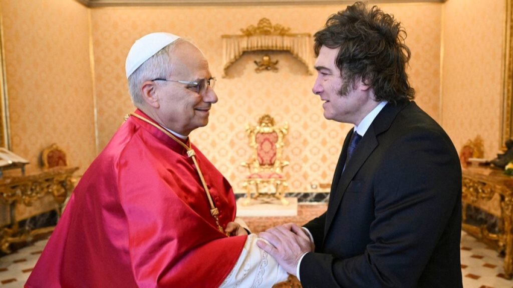 Le pape Leo XIV accueille le président argentin Javier Milei au Vatican