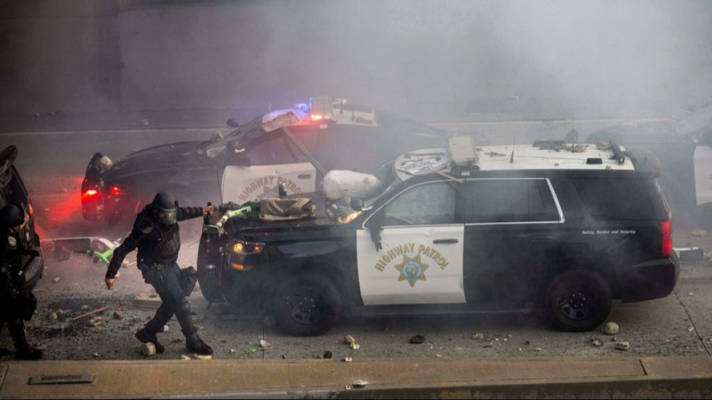 Trump déploie plus de troupes à Los Angeles alors que les manifestations s'intensifient