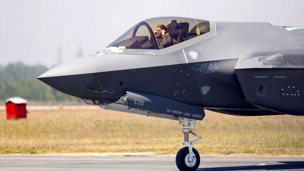 Breaking News. Le mouvement intense des avions militaires signale l'accumulation rapide des capacités de frappe américaines au Moyen-Orient