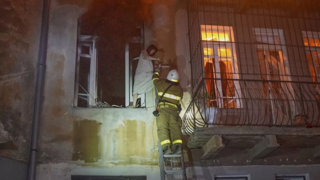 Au moins un mort après que la Russie ait lancé des frappes sur Odesa et Kharkiv