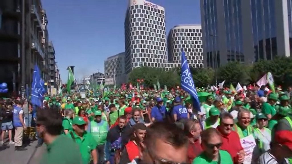 Les vols annulés dans les aéroports de Bruxelles au milieu des grèves générales sur le plan du gouvernement pour réformer les pensions