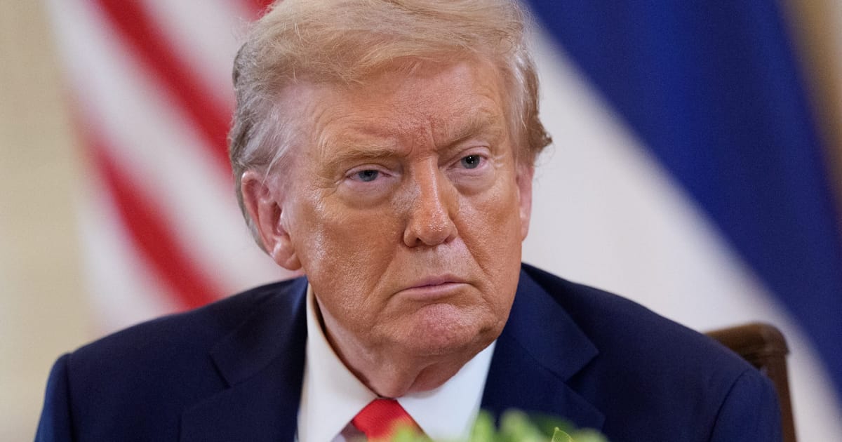 Trump `` très en colère '' contre l'Ukraine frappant le pipeline russe nourrissant Orbán