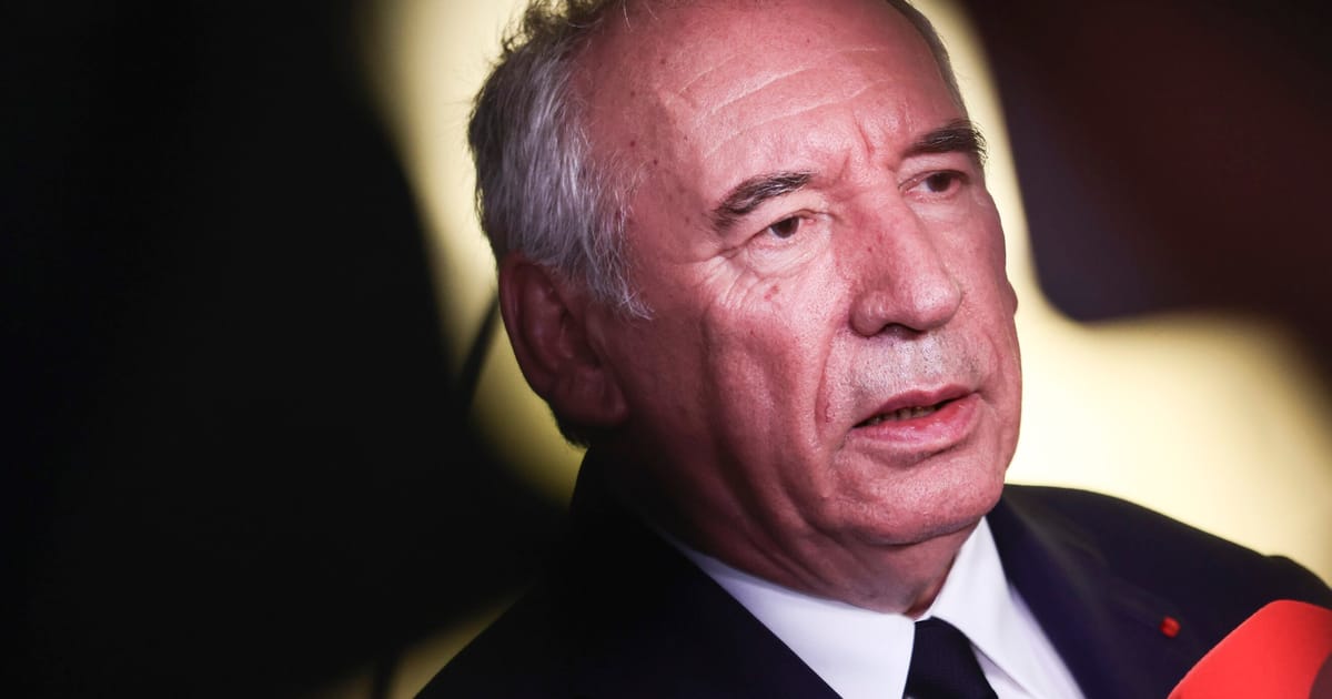 Le PM de la France se tourne vers YouTube pour vendre ses coupes budgétaires