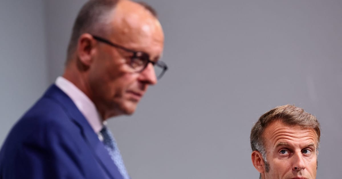 Macron aux députés français: être plus allemand