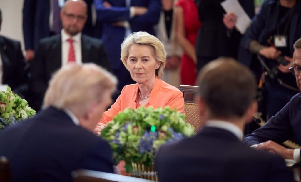 Moscou et Pékin auraient applaudi la guerre commerciale de l'UE-US, dit von der Leyen