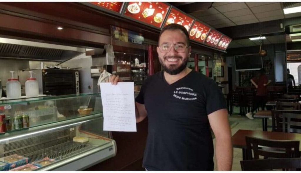 le propriétaire du restaurant