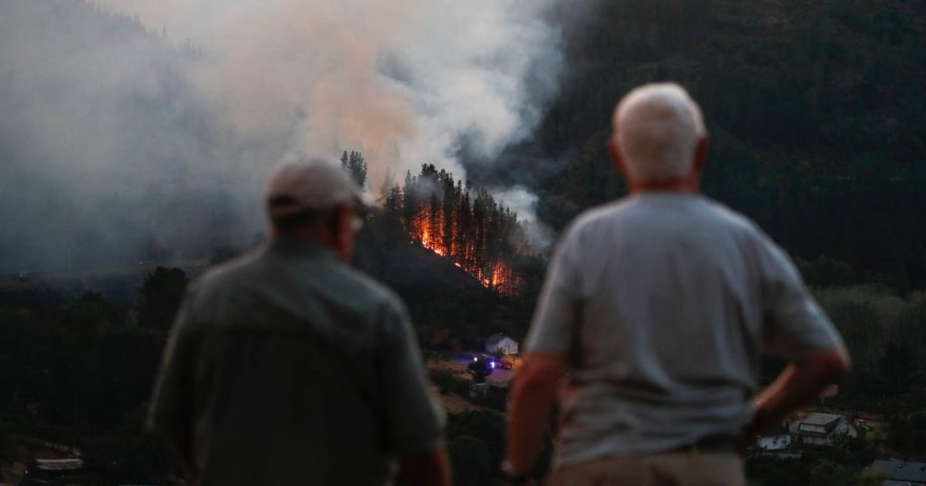 Les gains à l'extrême droite de l'Espagne alors que les principaux partis se battent sur les incendies