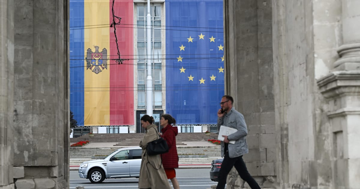 Les sondages se ferment en Moldavie après avoir défini le vote sur le chemin de l'UE