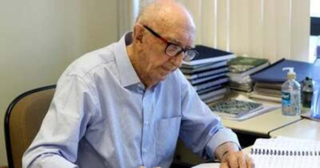 À 100 ans que ce Brésilien bat un record mondial de longévité au travail
