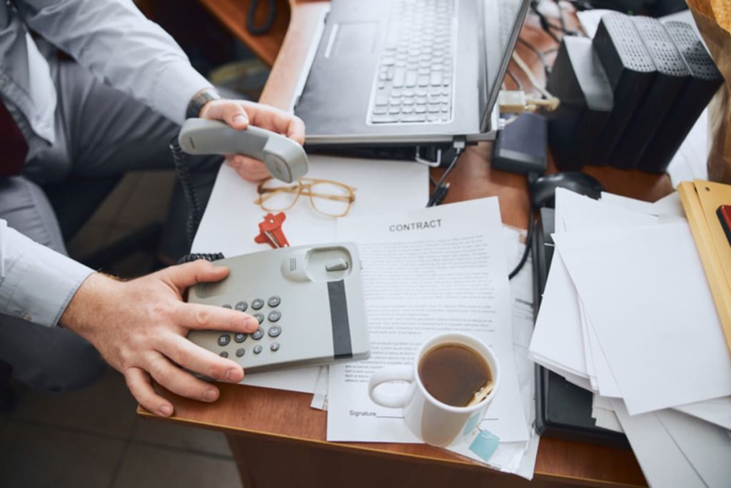 Il répond qu’il vend de la drogue