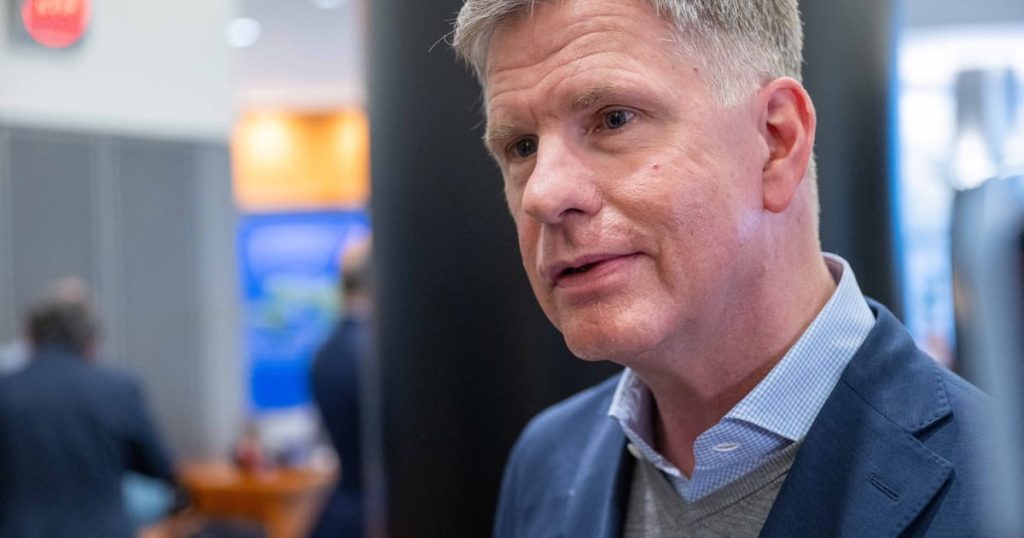 Le Parlement européen veut revenir 4 millions d'euros, il est indiqué que le groupe d'extrême droite missait