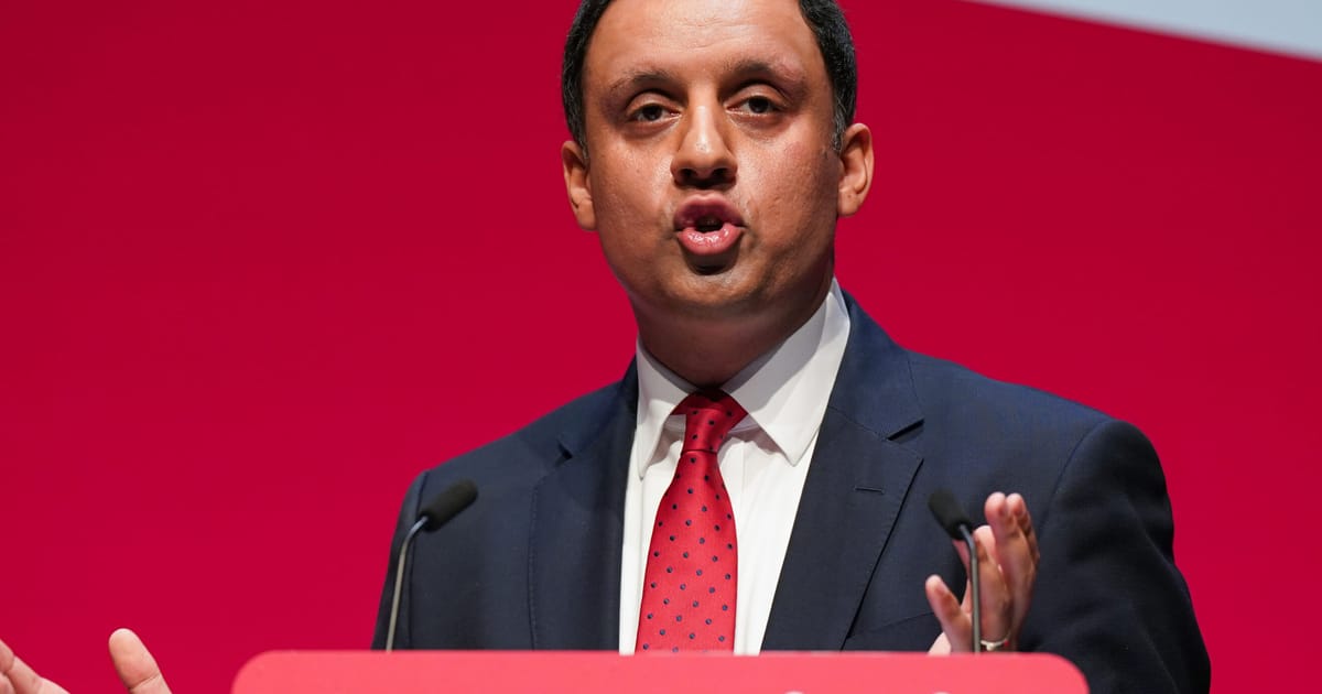 Le chef du travail écossais exclut l'accord avec Farage, le marque un «charlatan»