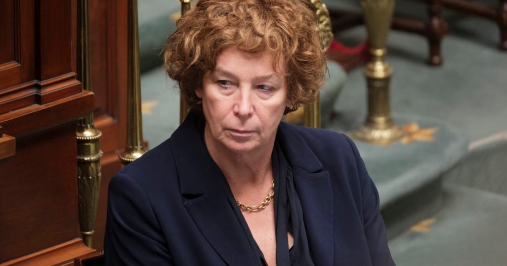 Le transgenre ex-mep quitte la mission commerciale sur les politiques LGBTQ + de Trump