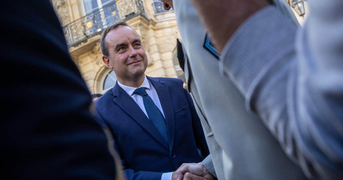 `` Nous y arriverons '', a projeté un nouveau Premier ministre français avant la crise budgétaire imminente