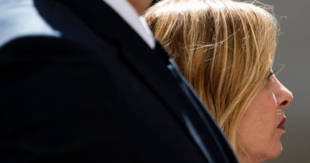 Site porno de sonde des flics italiens qui ciblait des meloni et des politiciens féminines