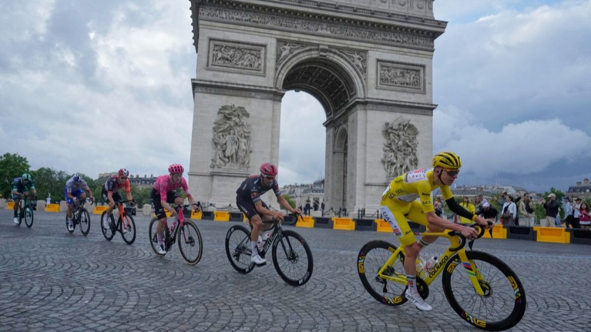 Tour de France 2025: Van Aert remporte la dernière étape, Pogačar remporte le quatrième titre en pluie Finale
