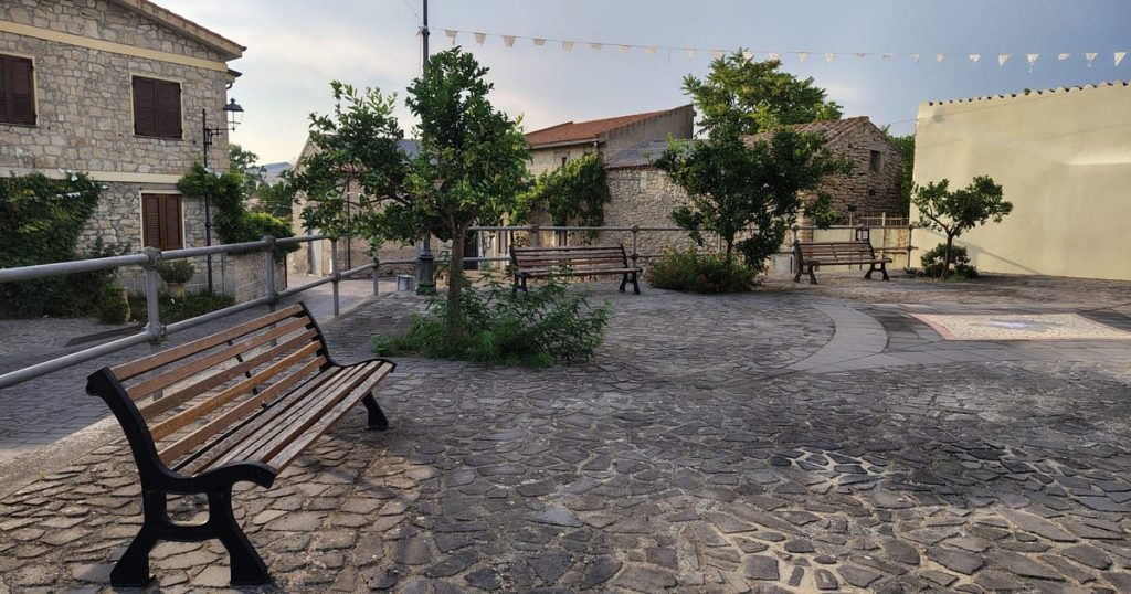 Seul à domicile: les villages sardes chassent pour les nouveaux résidents