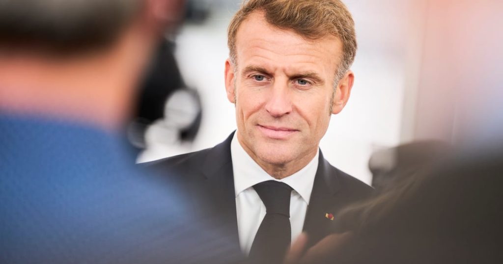 Macron laisse tout le monde dans l’incertitude alors que ses principaux alliés se retournent contre lui