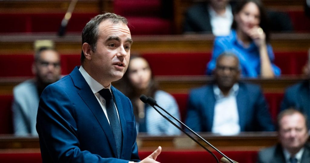Le gouvernement français survit au vote de censure