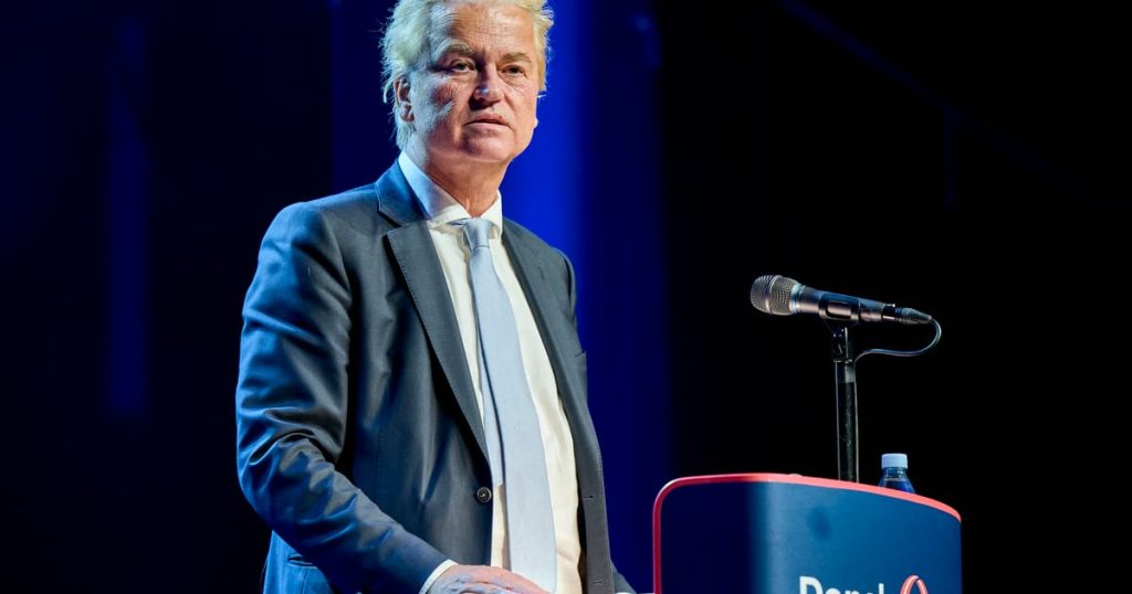 Le patron d'extrême droite néerlandais Geert Wilders reprend sa campagne électorale après des menaces