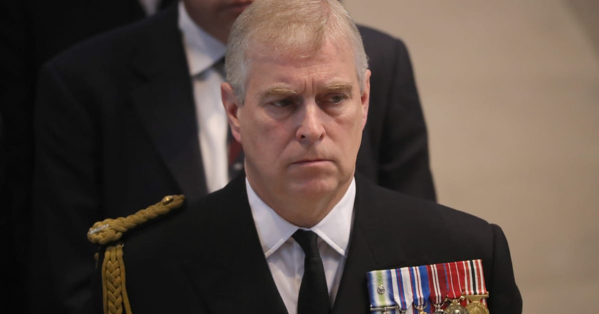 Le prince Andrew abandonne ses titres royaux au milieu des retombées d'Epstein