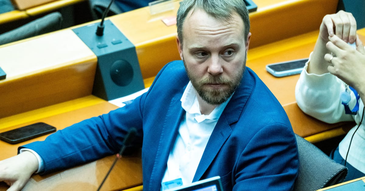 Un eurodéputé visé par un logiciel espion porte plainte contre le Hongrois Viktor Orbán