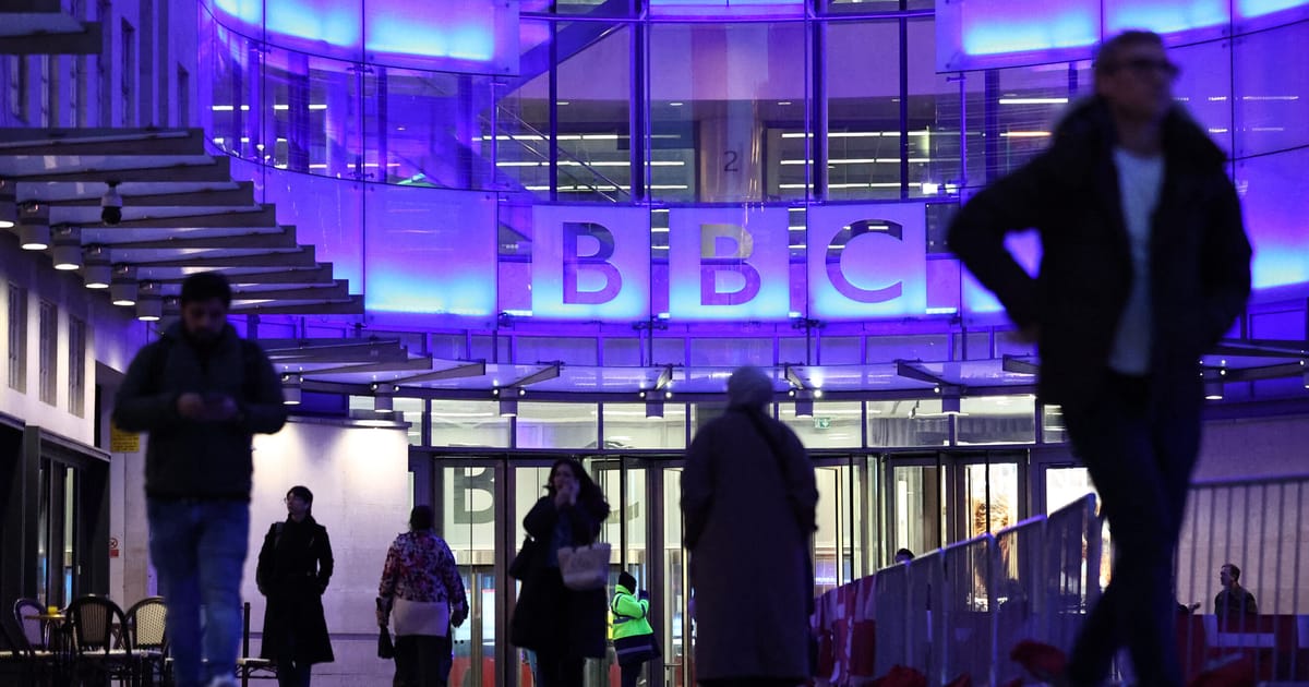 Trump veut de l'argent de la BBC. Peut-il l'obtenir ?