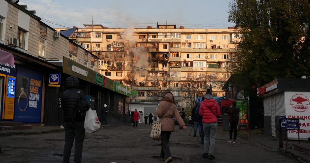 La Russie tue quatre personnes lors d'une vaste attaque contre Kyiv, selon l'Ukraine