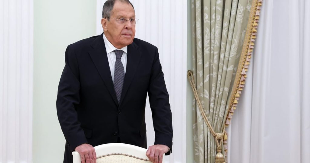 Lavrov réapparaît et se dit prêt à rencontrer Rubio