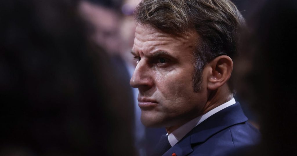 Le Parlement français vote la suspension de la réforme controversée des retraites de Macron