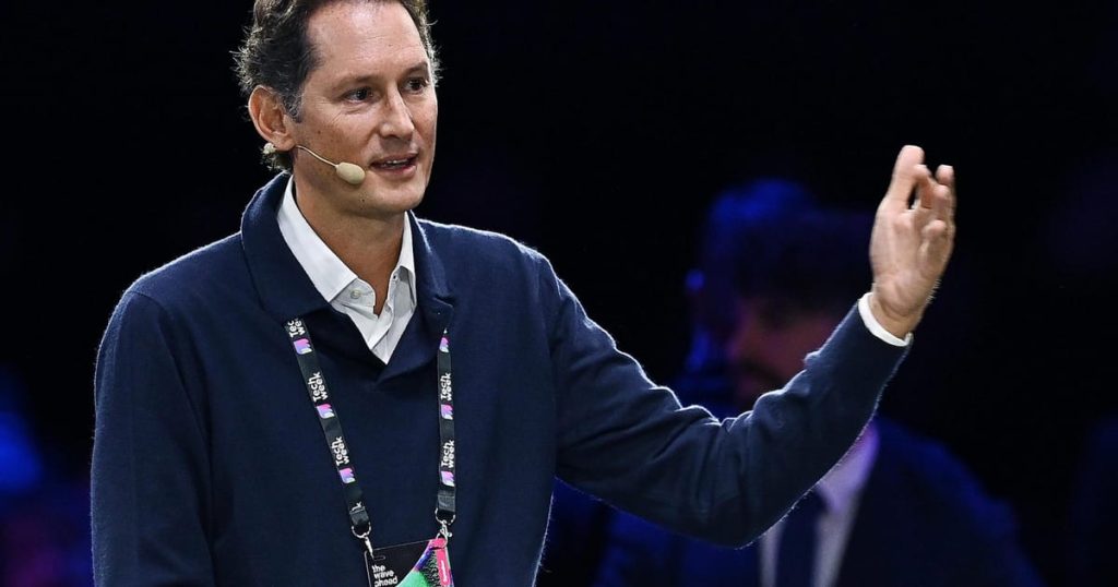 Le président de Stellantis presse l’UE de supprimer l’interdiction des moteurs à combustion d’ici 2035