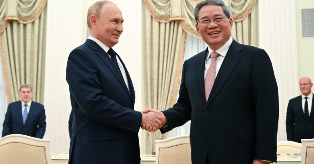 Poutine approfondit ses liens avec la Chine en proposant un régime de voyage sans visa